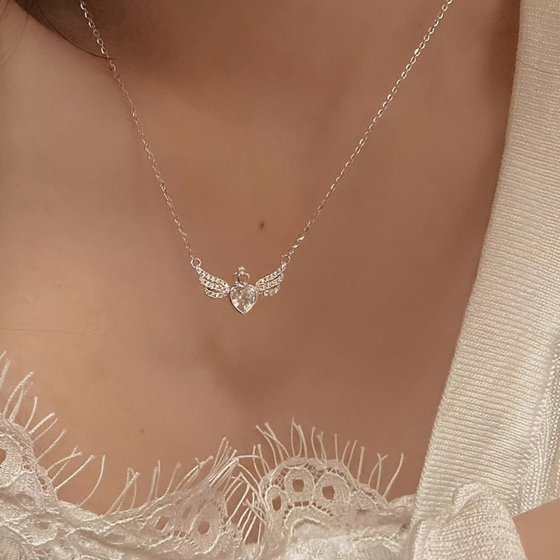 Elegant Angel Wings With Synthetic Gem Heart Pendant Necklace, Simple Style Crown Decor Ladies Fashion Jewelry