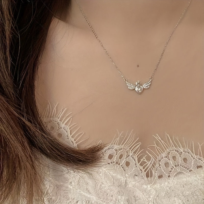 Elegant Angel Wings With Synthetic Gem Heart Pendant Necklace, Simple Style Crown Decor Ladies Fashion Jewelry