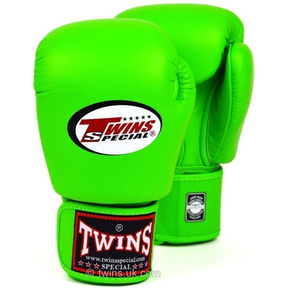 TWINS IP-300 Boxing Gloves Professional Muay Thai Training Sparing Fighting Gloves Top Grade Cowhide Leather Thick 4-Layer
