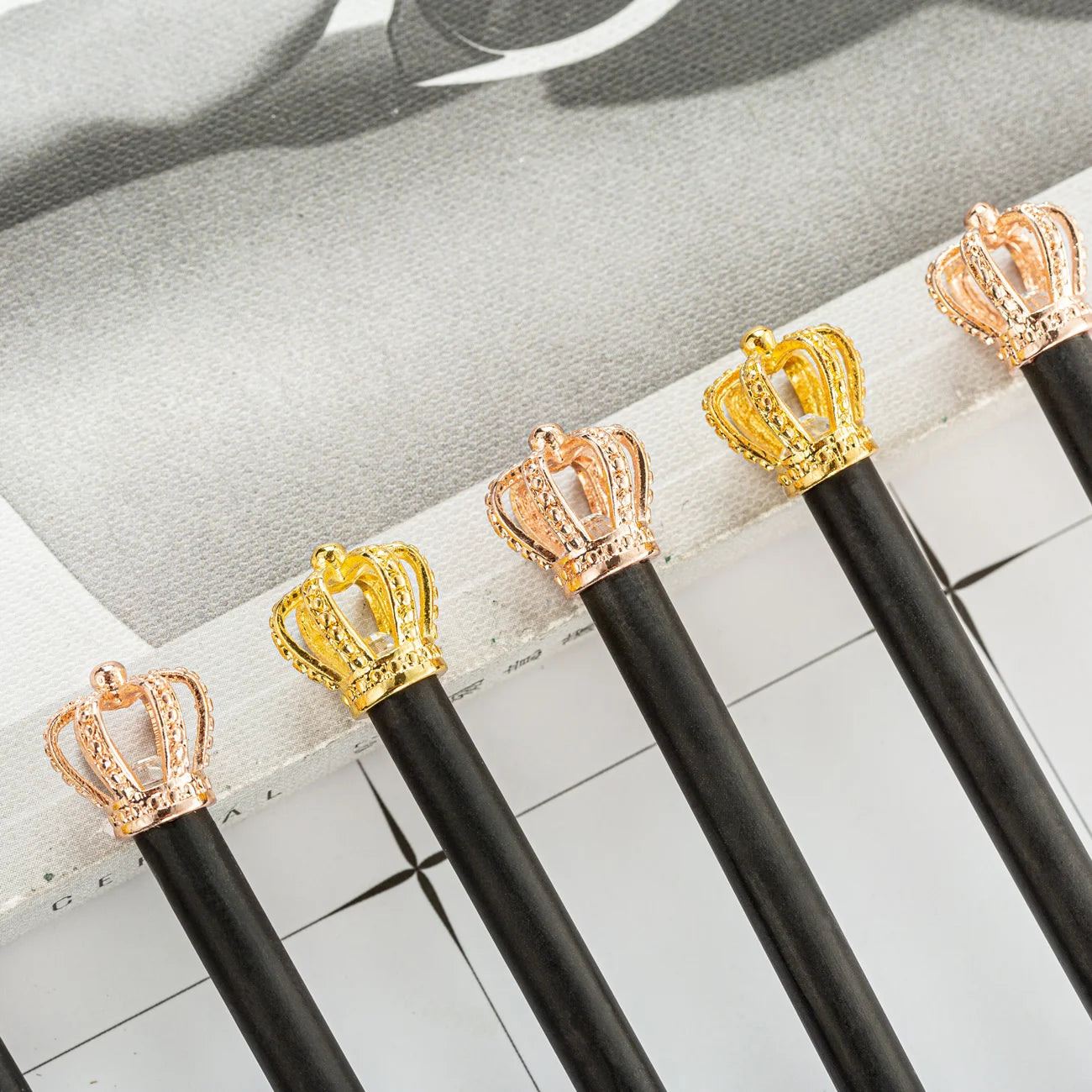 Customized Company logo Crystal Pencil with Crown for Gift