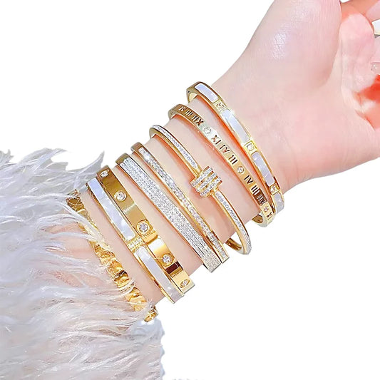 Non Color Changing and Anti Fouling Bracelet Elegant Starry Sky Bracelet 18K Gold-plated Jewelry for Women