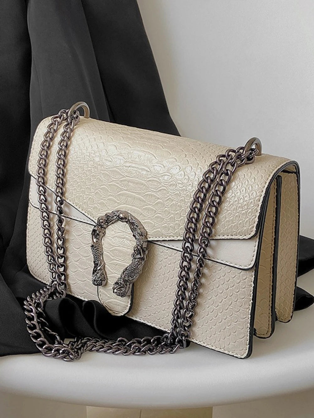 The 2025 new retro crocodile-patterned chain Dionysus bag is a high-end single-shoulder crossbody women's bag